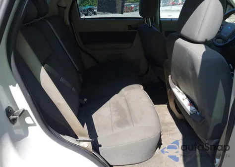 2009 Ford Escape Xlt z USA, uszkodzony, nr VIN 1FMCU93GX9KC97872